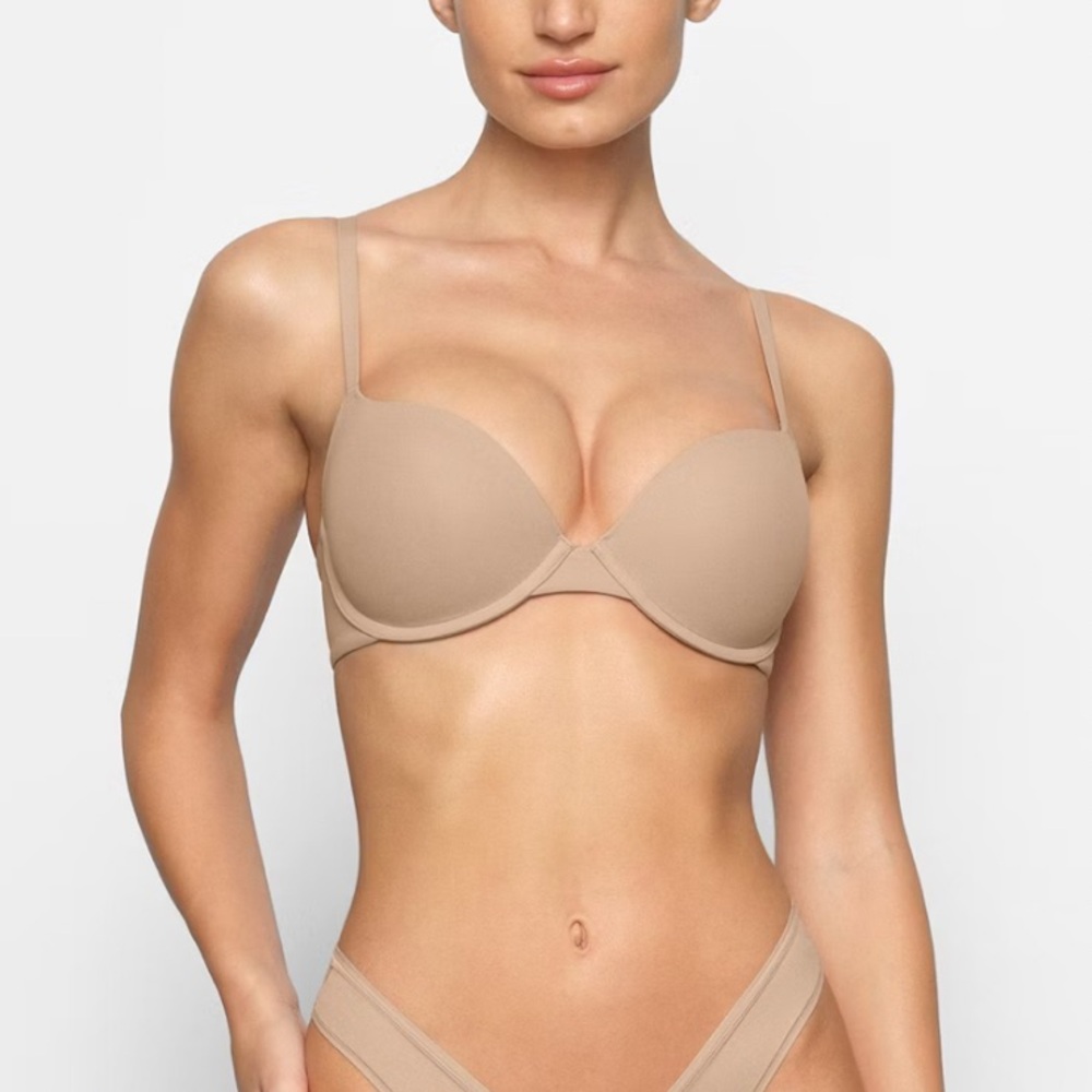 NWT SKIMS Demi-Push-Up “Fits Everybody” T-Shirt Bra